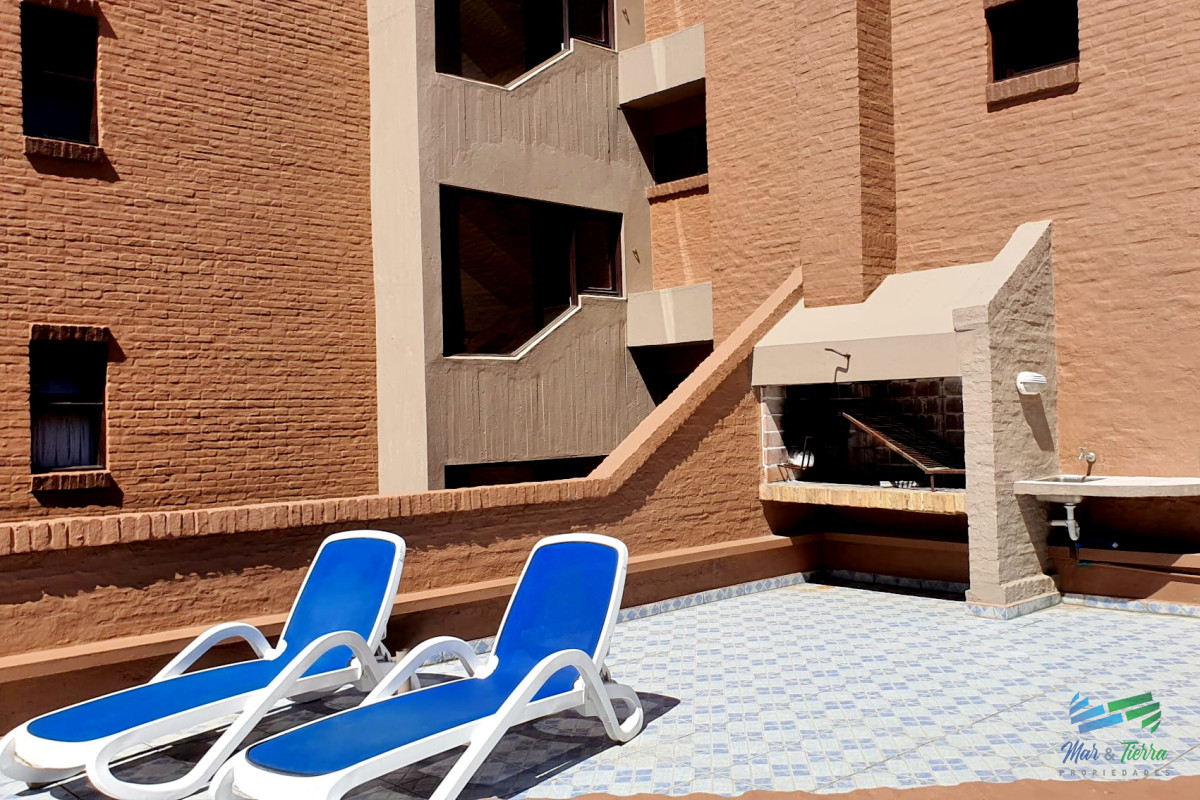 Apartamento ID.749 - Apartamento con gran terraza, parrillero propio de 2 dormitorios y 2 baños a 1 cuadra de Gorlero. Punta del este. 