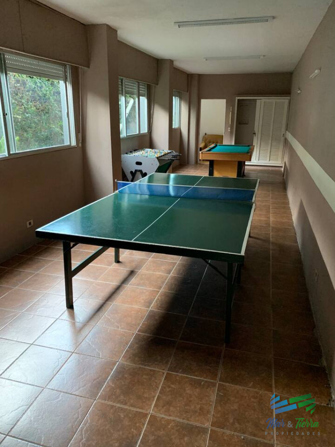 Apartamento ID.3372 - Vendo apartamento de 2 dormitorios, en edificio con servicios. Roosevelt, Punta del Este.