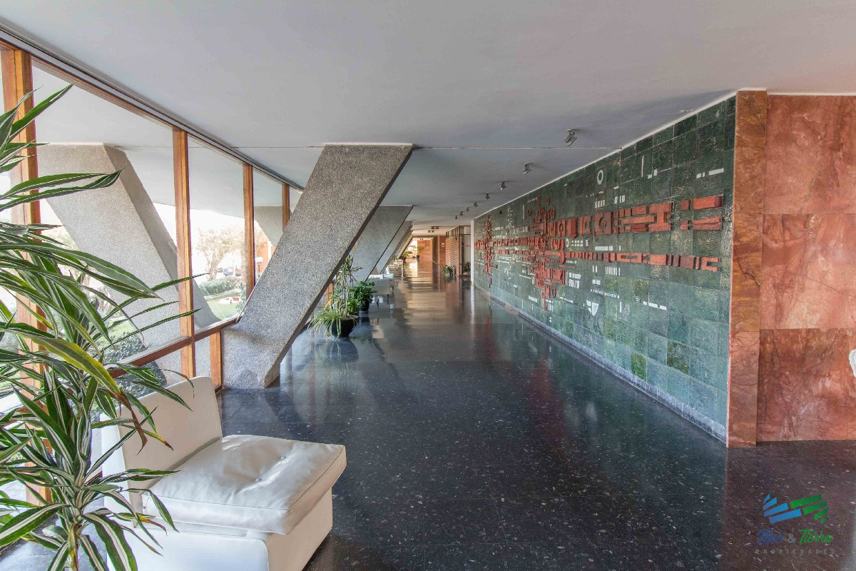 Apartamento ID.1096 - Oportunidad a pasitos del mar , rodeado de todos los servicios... 