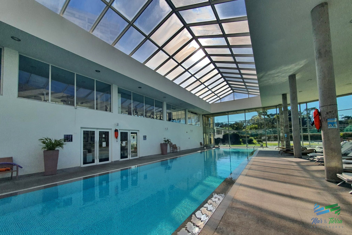 Apartamento ID.3664 - Alquilo apartamento 3 dormitorios frente al mar con servicios, Playa Mansa, Punta del Este