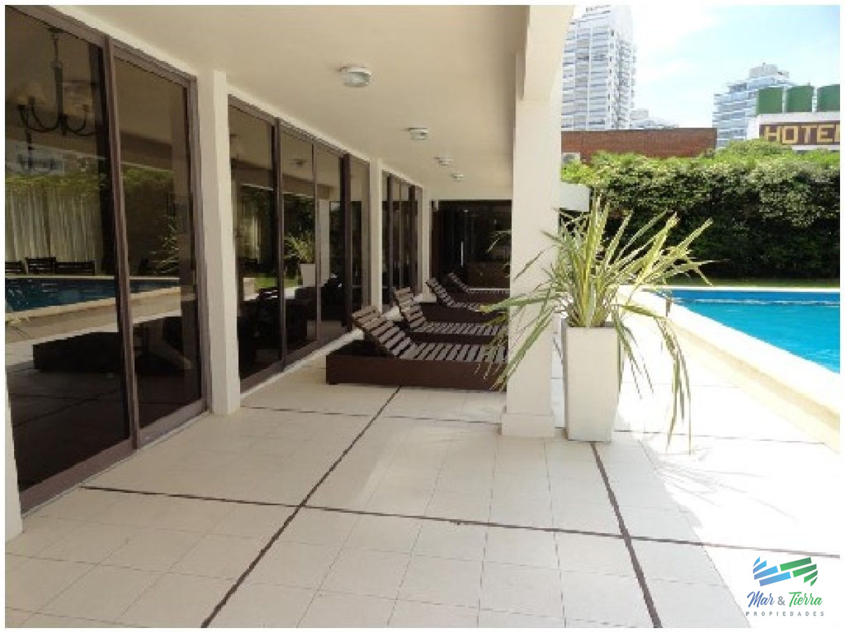 Apartamento ID.4030 - Venta apartamento 3 dormitorios, primera linea playa Brava, Punta del Este