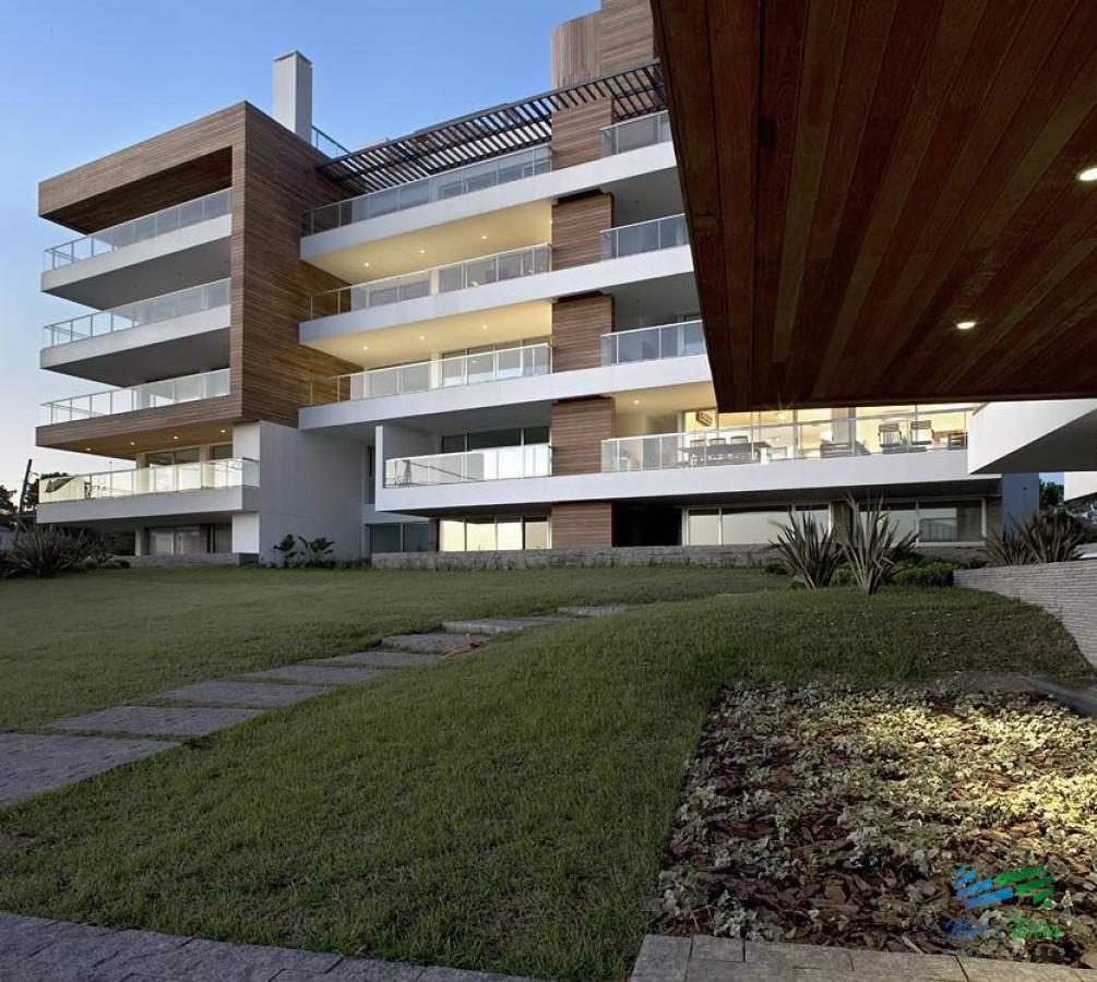 Apartamento ID.3062 - Vendo apartamento de 2 dormitorios y 3 baños. Rincón del Indio, Punta del Este.