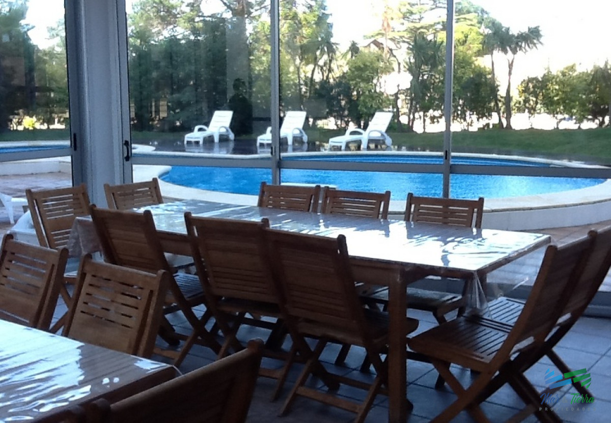 Apartamento ID.2786 - Vendo apartamento 1 dormitorio, edificio con servicios, en Roosevelt, Punta del Este.