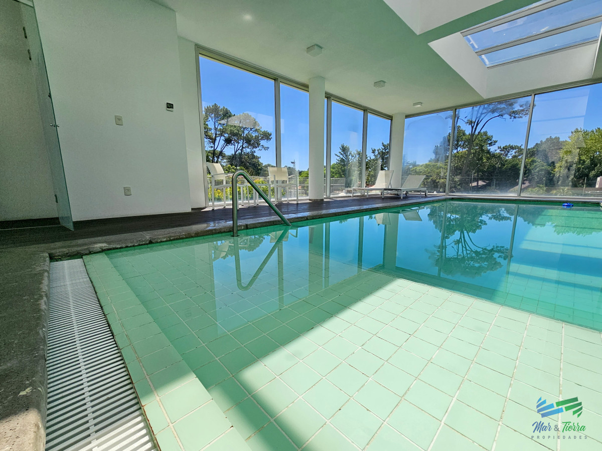 Apartamento ID.5097 - APARTAMENTO DOS DORMITORIOS, MODERNO, ALQUILER INVERNAL, SOBRE AV. ROOSEVELT, PUNTA DEL ESTE. 