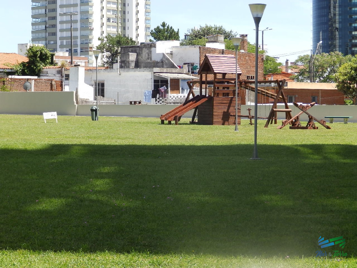 Apartamento ID.1177 - Muy  lindo apartamento ubicado sobre playa brava, cuarto piso,  con ambientes amplios.