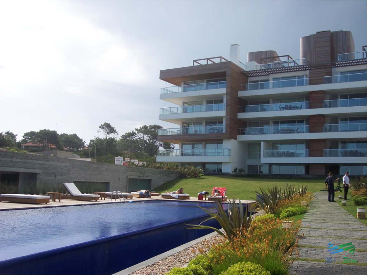 Apartamento ID.3062 - Vendo apartamento de 2 dormitorios y 3 baños. Rincón del Indio, Punta del Este.