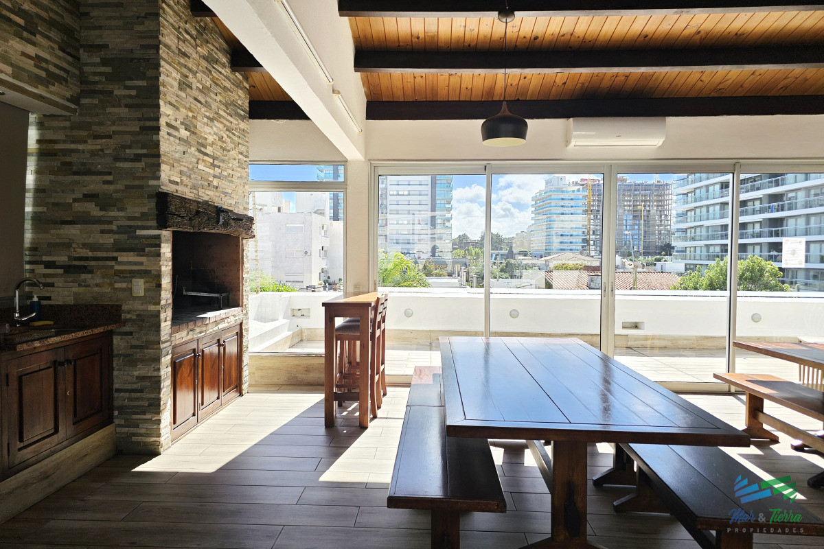 Apartamento ID.5891 - Venta apartamento 2 dormitorios 2 baños en parada 2 playa brava Punta del este 