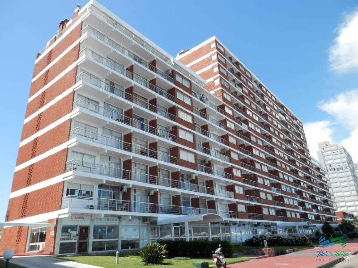Apartamento ID.1182 - VENDO APTO EN LA BRAVA, VISTA DIRECTA AL MAR, PUNTA DEL ESTE 