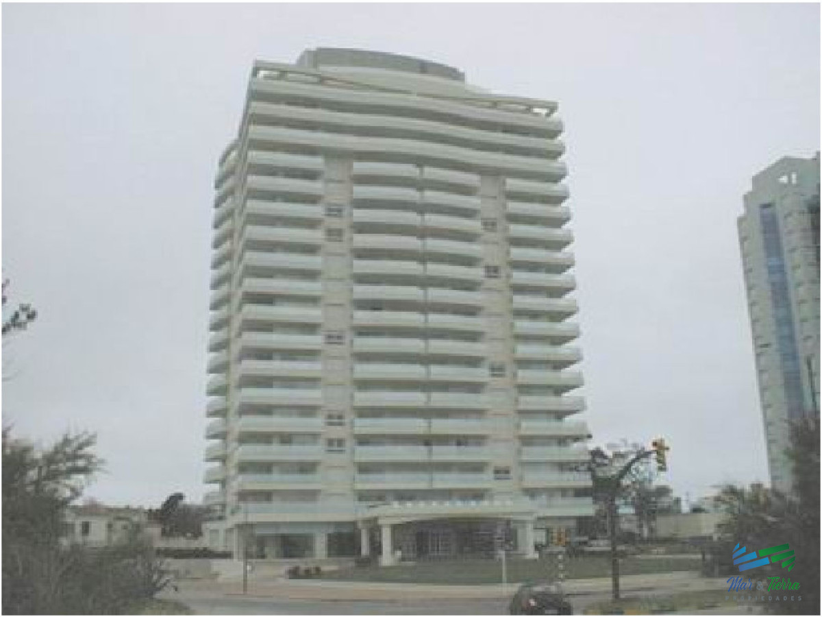 Apartamento ID.27 - En alquiler y venta.. primera línea playa mansa!!!