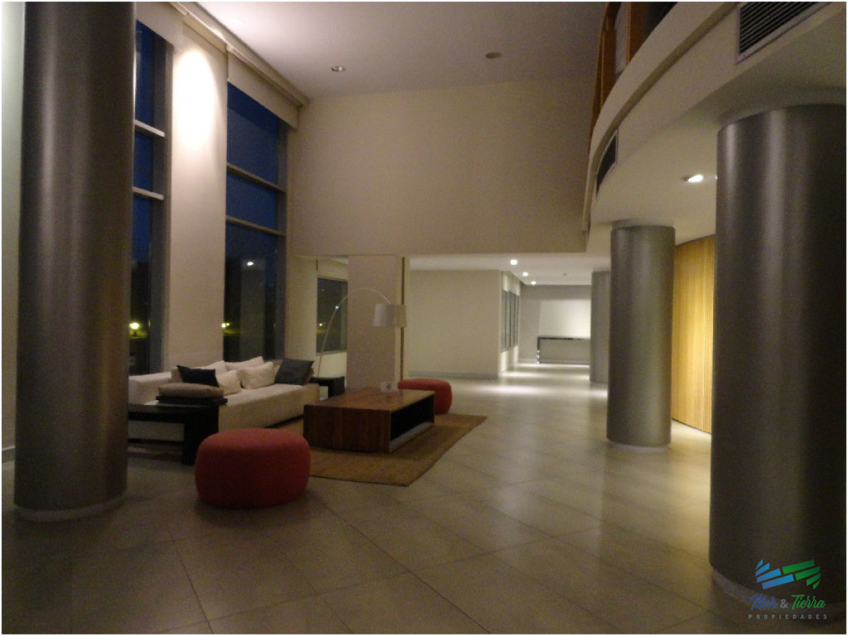 Apartamento ID.2361 - En venta.. Muy lindo apartamento sobre Av. Roosevelt, Punta del Este