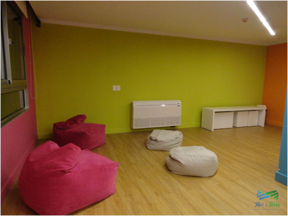 Apartamento ID.2361 - En venta.. Muy lindo apartamento sobre Av. Roosevelt, Punta del Este