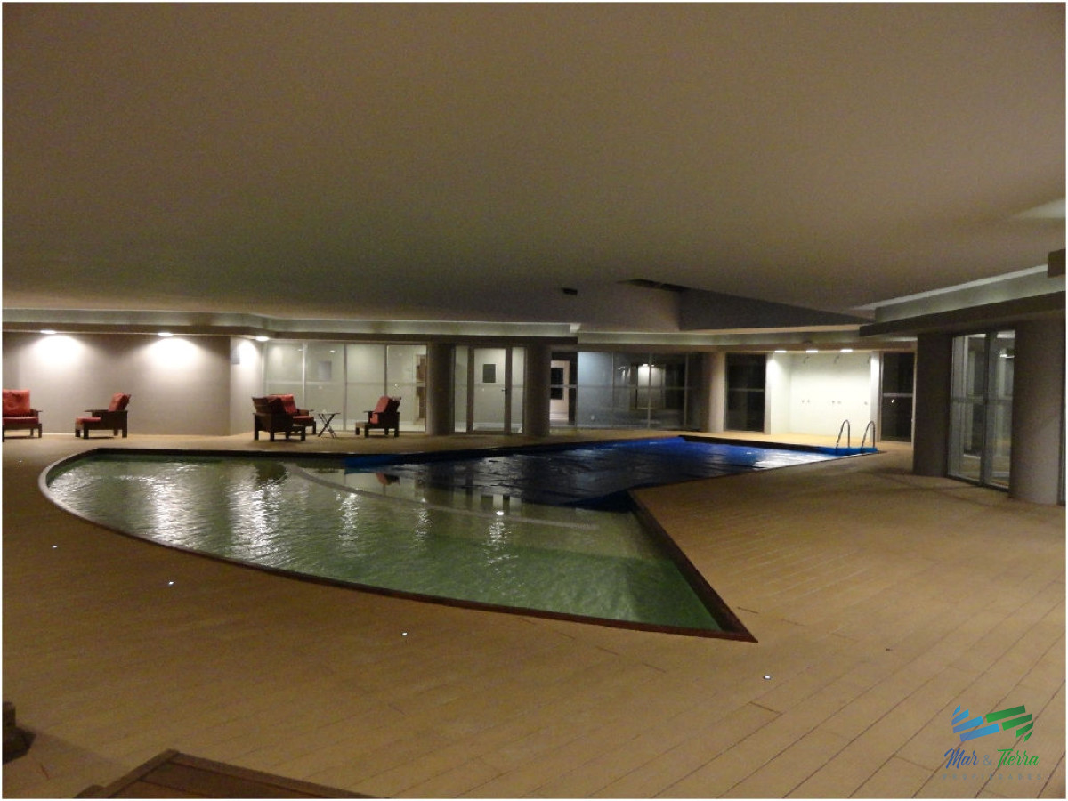 Apartamento ID.2361 - En venta.. Muy lindo apartamento sobre Av. Roosevelt, Punta del Este