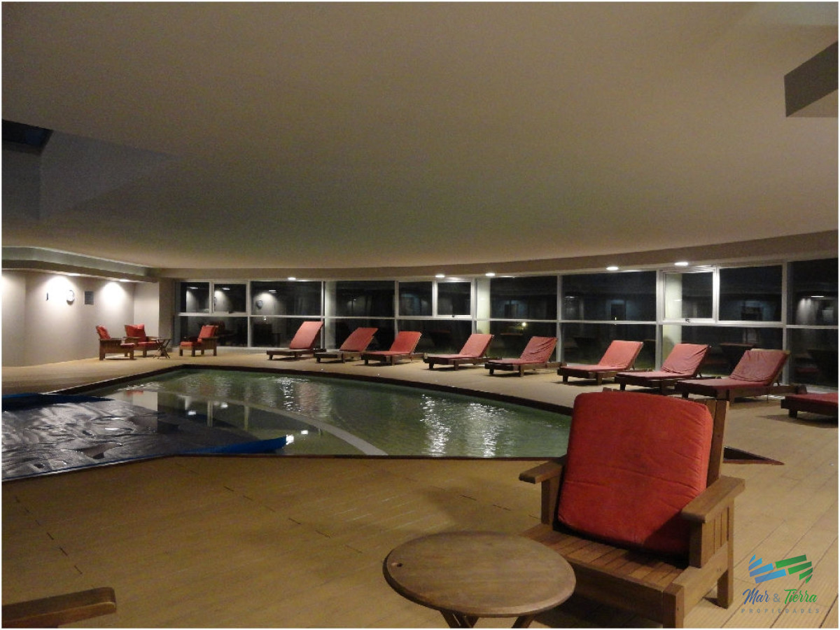Apartamento ID.2361 - En venta.. Muy lindo apartamento sobre Av. Roosevelt, Punta del Este