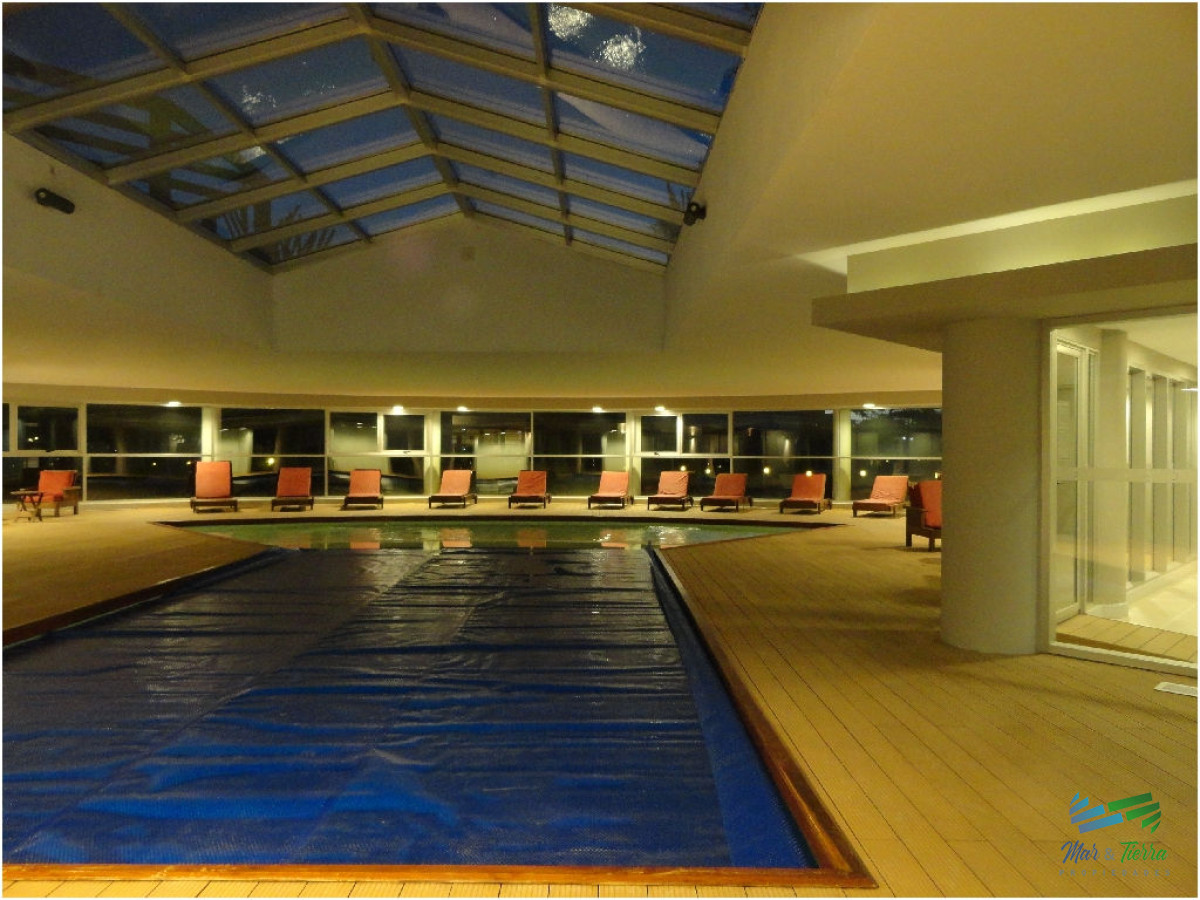 Apartamento ID.2361 - En venta.. Muy lindo apartamento sobre Av. Roosevelt, Punta del Este