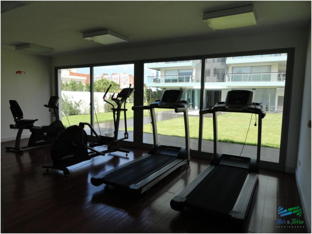 Apartamento ID.41 -  Muy lindo apartamento en piso alto , torre con todos y muy buenos servicios.