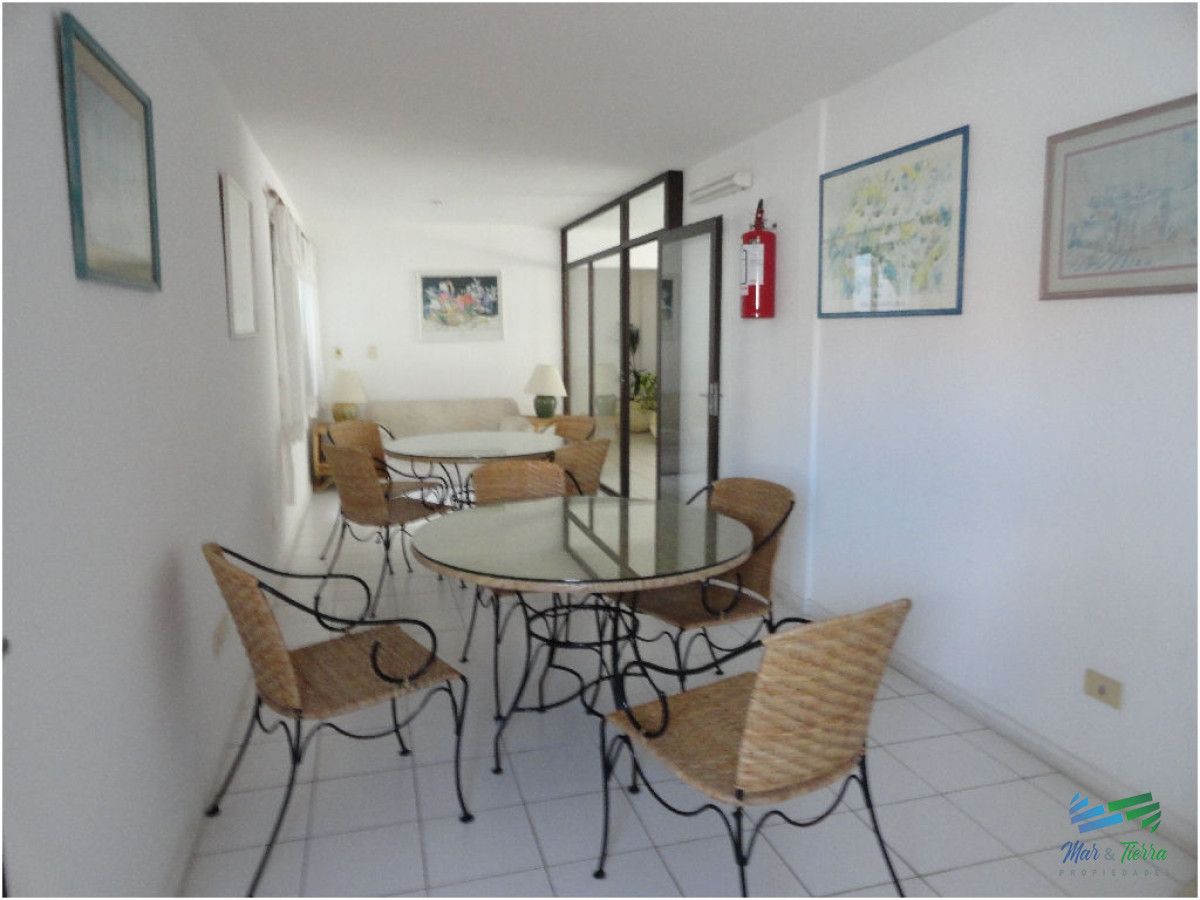 Apartamento ID.15 - Apartamento de 2 dormitorios con piscina en venta y alquiler en Peninsula, Punta del Este.