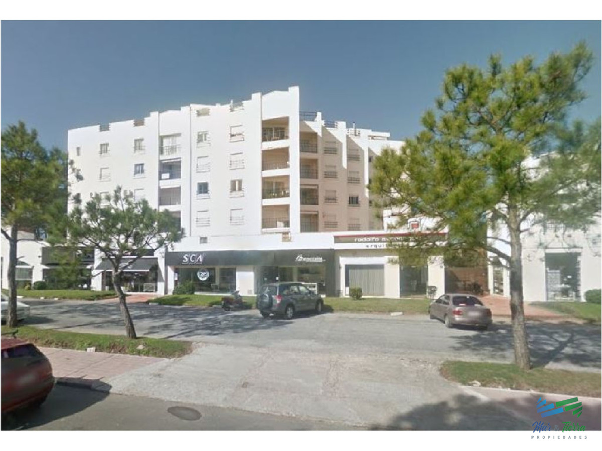 Apartamento ID.2327 - Amplio apartamento en venta, zona Aidy Grill, Punta del Este 