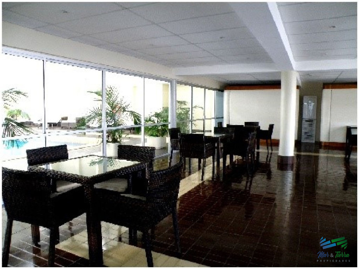 Apartamento ID.69 - Vendo apartamento 2 dormitorios totalmente reciclado, edificio con servicios en Peninsula, Punta del Este