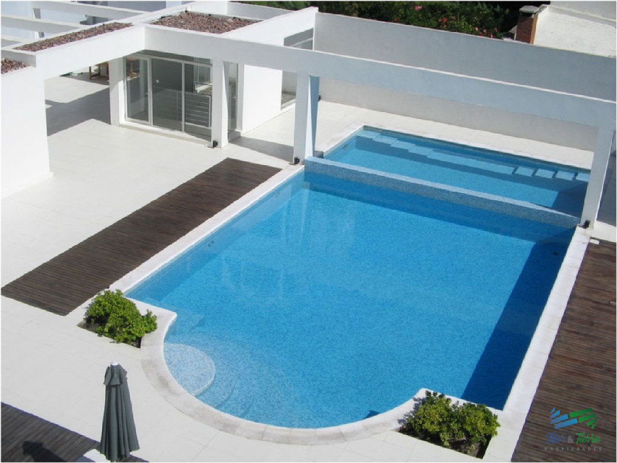 Apartamento ID.990 - Apartamento de 2 dormitorios en venta con vista al mar, Punta del Este
