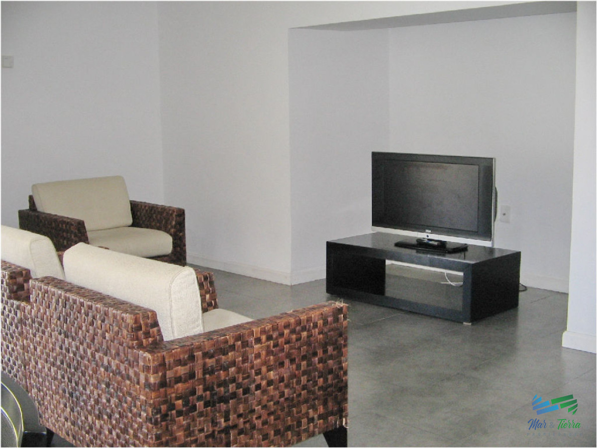Apartamento ID.990 - Apartamento de 2 dormitorios en venta con vista al mar, Punta del Este