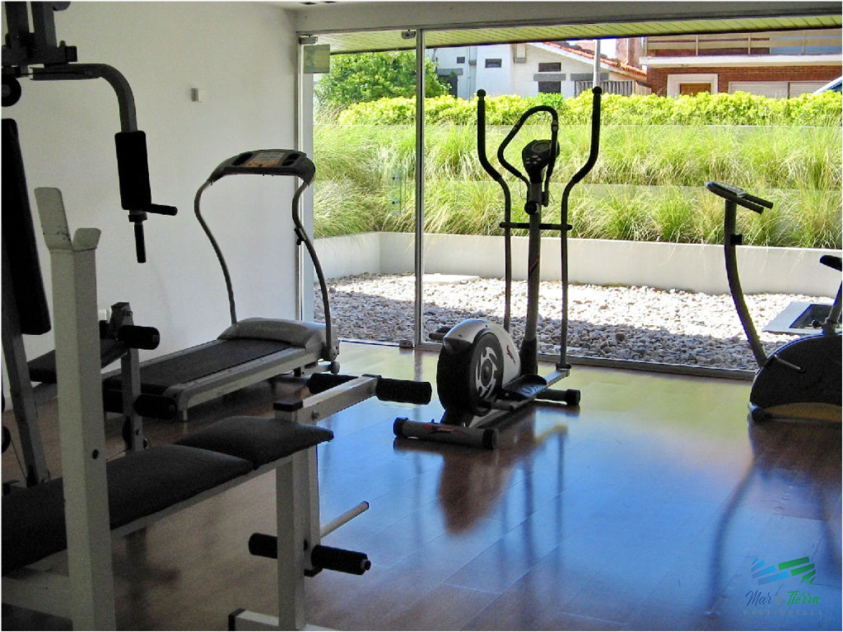 Apartamento ID.990 - Apartamento de 2 dormitorios en venta con vista al mar, Punta del Este