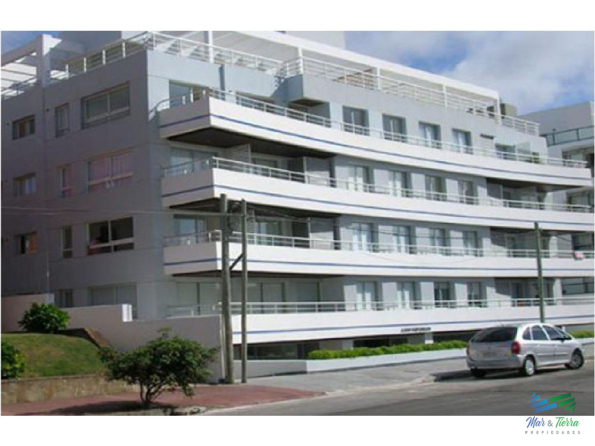Apartamento ID.990 - Apartamento de 2 dormitorios en venta con vista al mar, Punta del Este