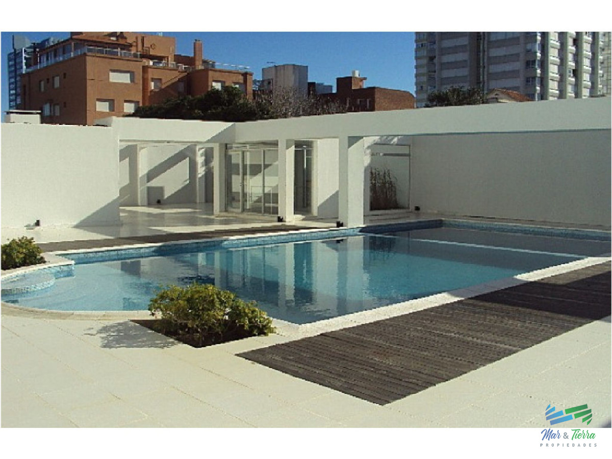 Apartamento ID.990 - Apartamento de 2 dormitorios en venta con vista al mar, Punta del Este