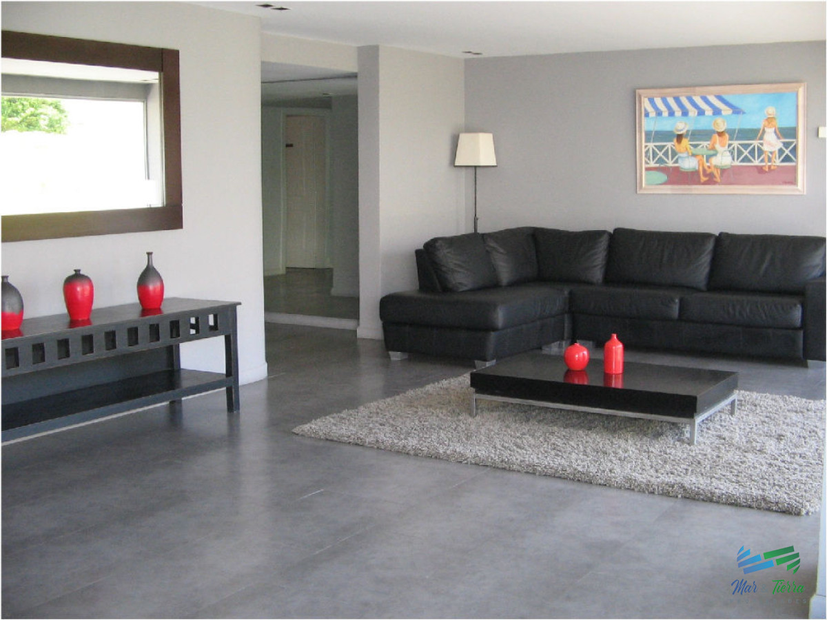 Apartamento ID.990 - Apartamento de 2 dormitorios en venta con vista al mar, Punta del Este