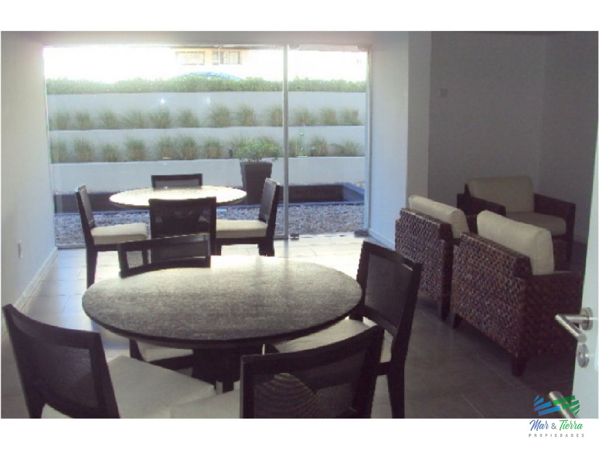 Apartamento ID.990 - Apartamento de 2 dormitorios en venta con vista al mar, Punta del Este