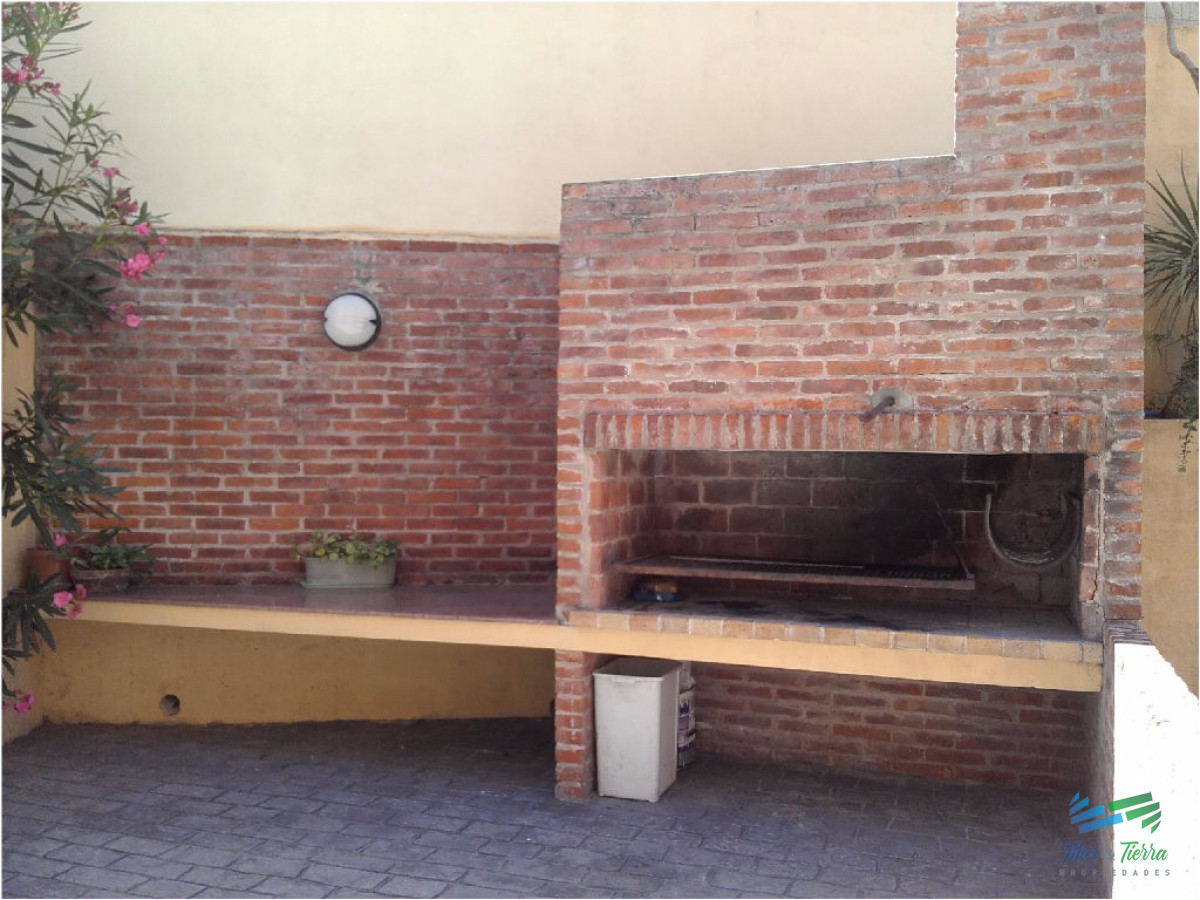 Apartamento ID.2276 - En alquiler apto con excelente ubicación.. a pocos metros del mar y de todos los servicios.