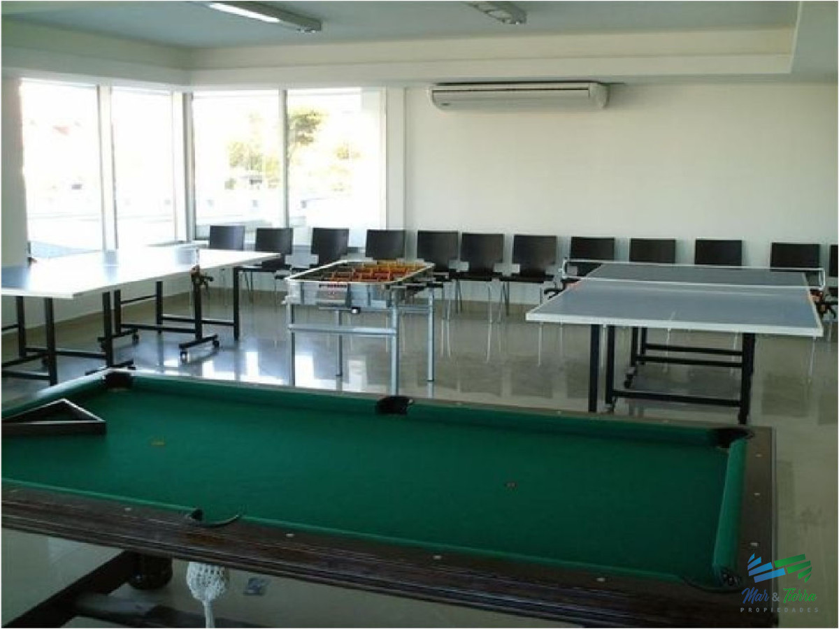 Apartamento ID.17 - En Alquiler y Venta... Torre con muy buena ubicación, a metros de las playas brava y mansa, muy cerca de la Península y de todos los servicios.