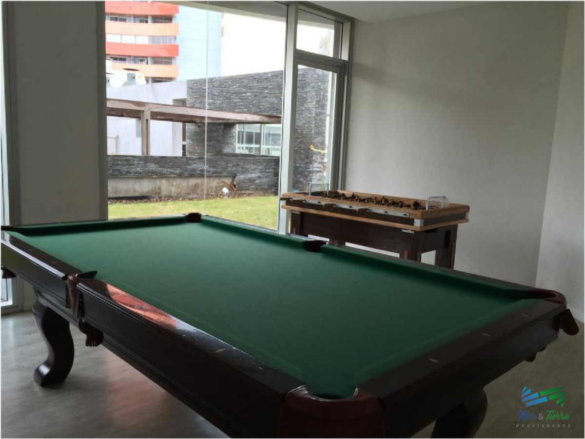 Apartamento ID.2435 - A metros del mar, en una de las zonas de mas categoría. Apartamento en piso alto con vista al mar.OPORTUNIDAD