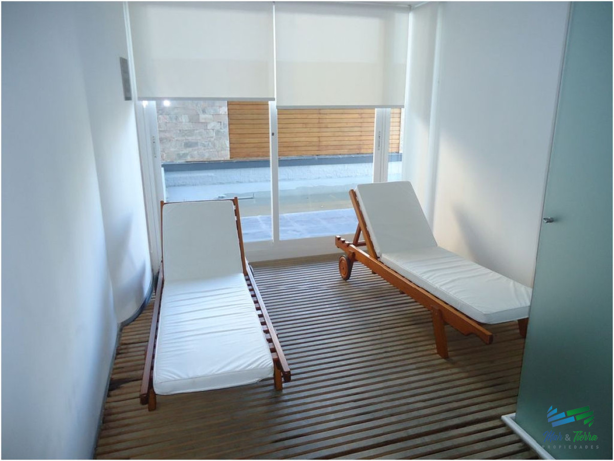 Apartamento ID.11 - Vendo 2 dormitorios en edificio con buenos servicios, parada 3, Punta del Este