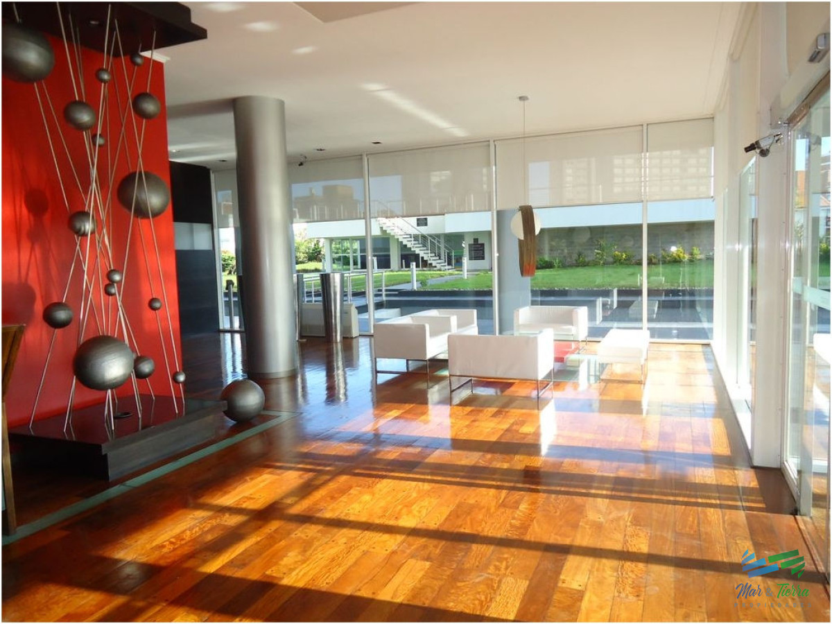 Apartamento ID.11 - Vendo 2 dormitorios en edificio con buenos servicios, parada 3, Punta del Este