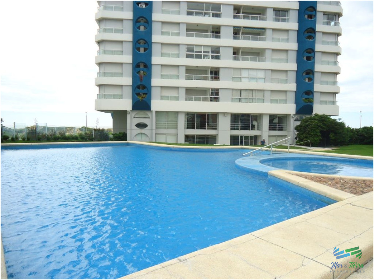 Apartamento ID.1482 - Espectacular planta, piso alto, primera línea frente al mar.