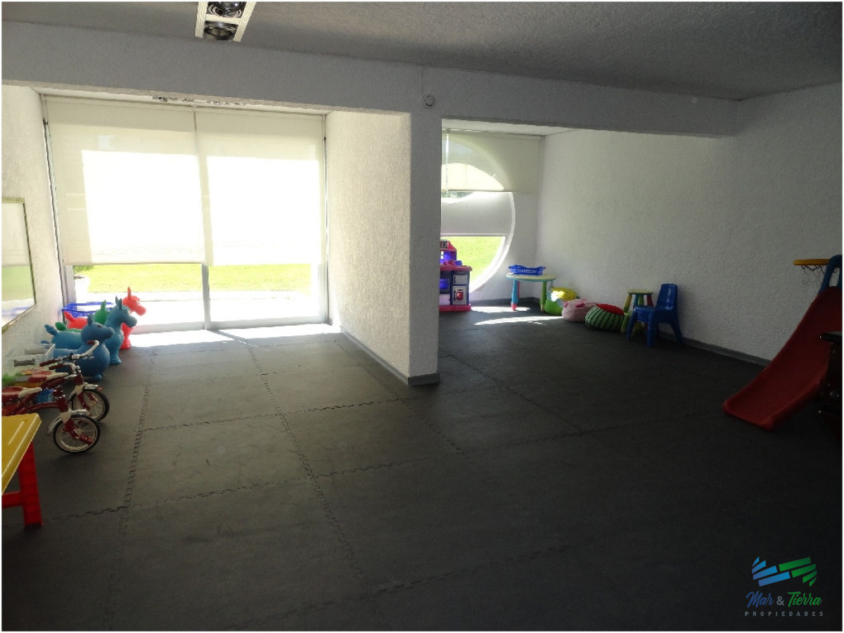 Apartamento ID.1482 - Espectacular planta, piso alto, primera línea frente al mar.