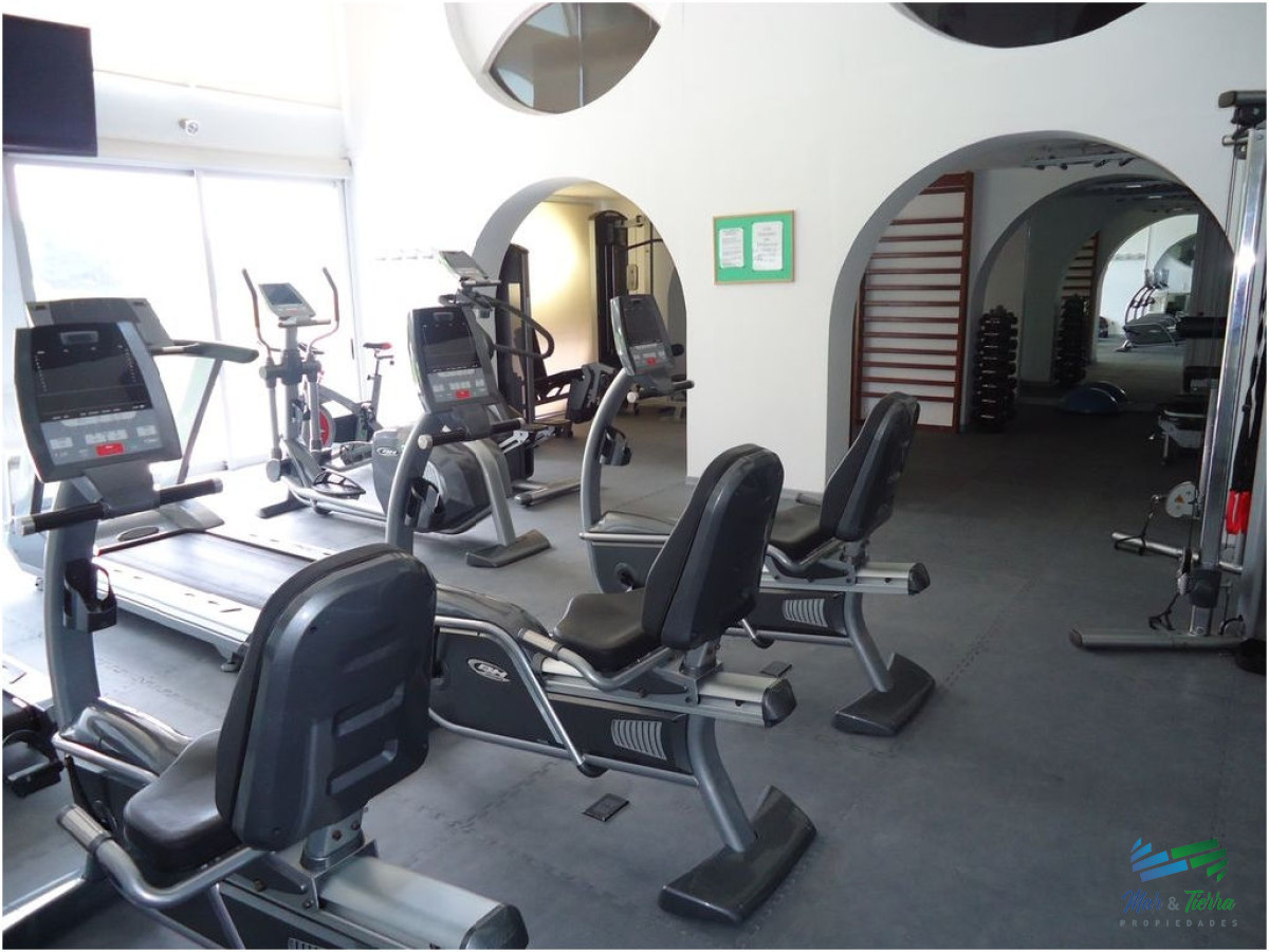 Apartamento ID.1482 - Espectacular planta, piso alto, primera línea frente al mar.