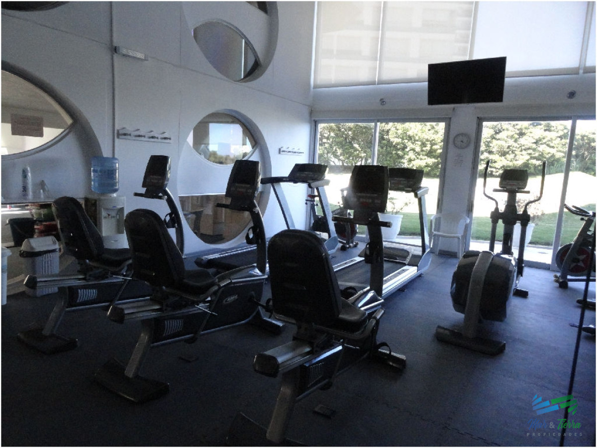 Apartamento ID.1482 - Espectacular planta, piso alto, primera línea frente al mar.