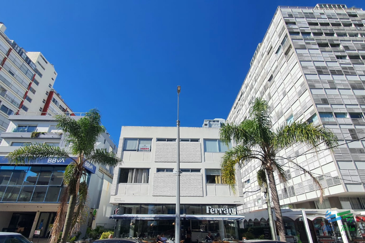 Apartamento ID.180 - En venta partamento de 1 dormitorio en Península, Punta del Este