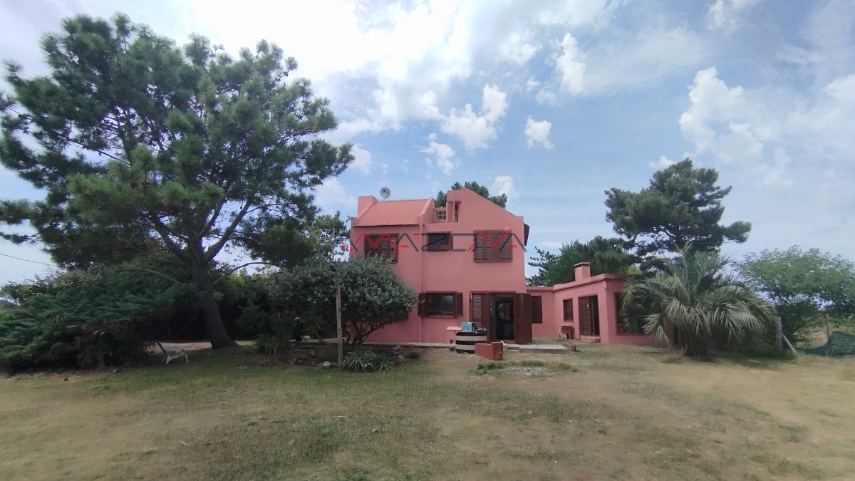 Casa ID.5774 - Casa de 2 dormitorios, 2 baños balneario Buenos Aires. 