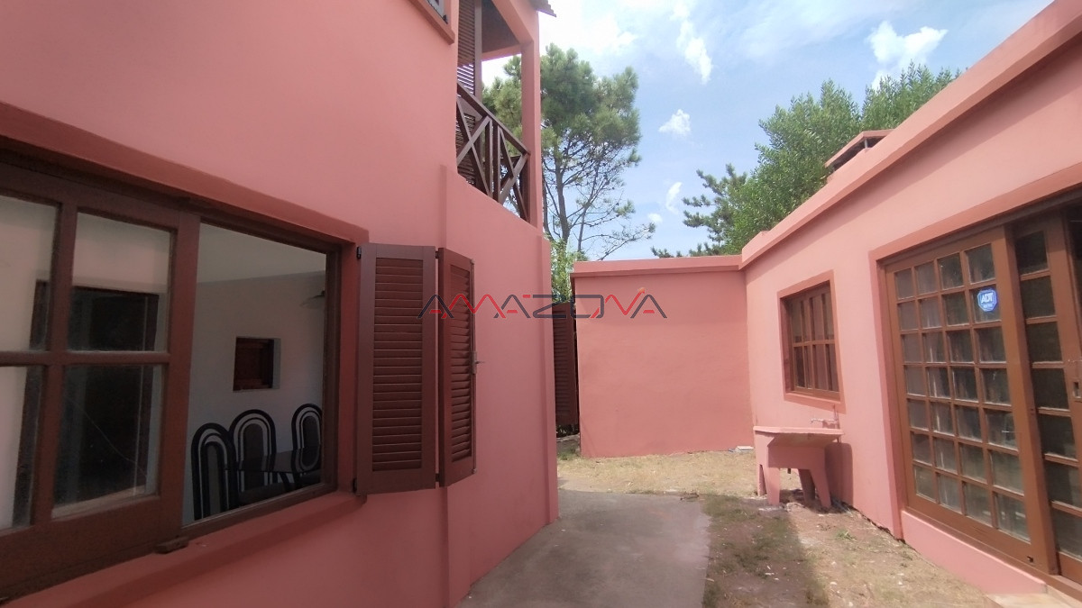 Casa ID.5774 - Casa de 2 dormitorios, 2 baños balneario Buenos Aires. 