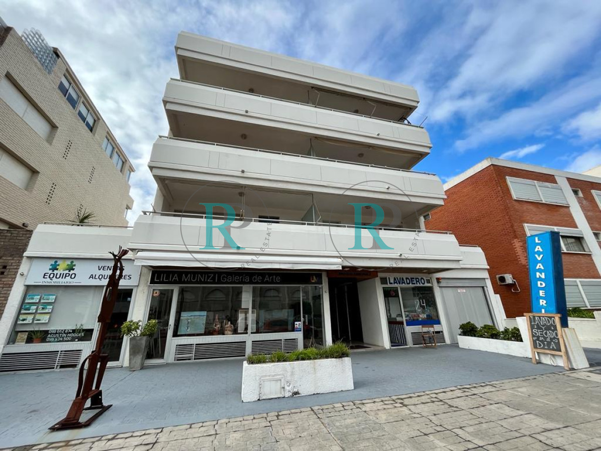 Apartamento ID.2042 - Apartamento en venta, zona peninsula - Punta del Este