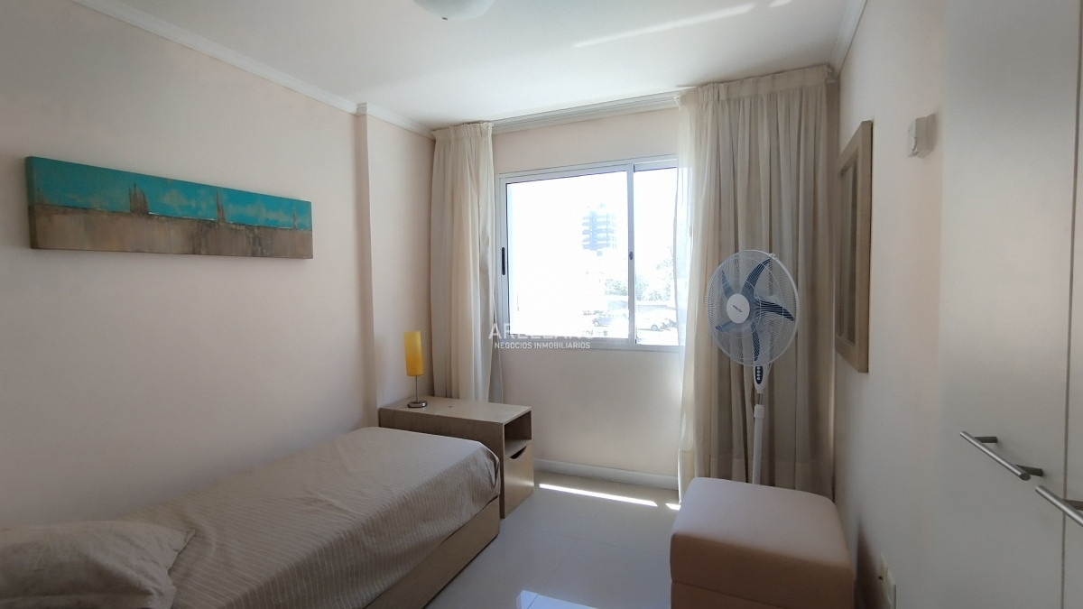 Apartamento ID.2700 - Venta apartamento 3 dormitorios Península 