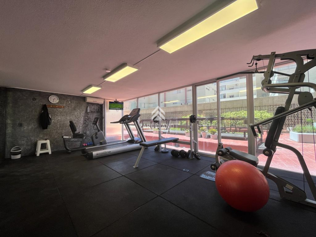 Apartamento ID.2864 - Apartamento esquinero de 2 dormitorios en venta, en Punta del Este*