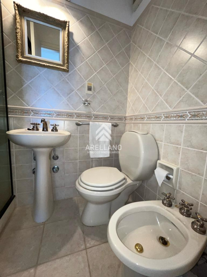 Apartamento ID.2864 - Apartamento esquinero de 2 dormitorios en venta, en Punta del Este*