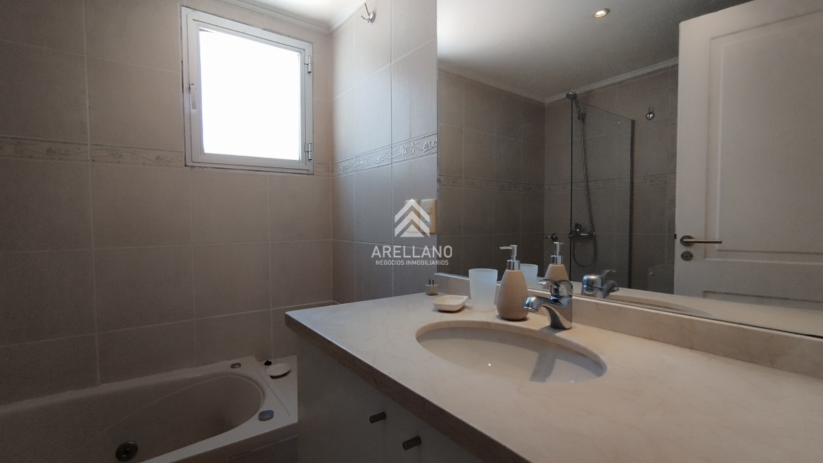 Apartamento ID.2700 - Venta apartamento 3 dormitorios Península 