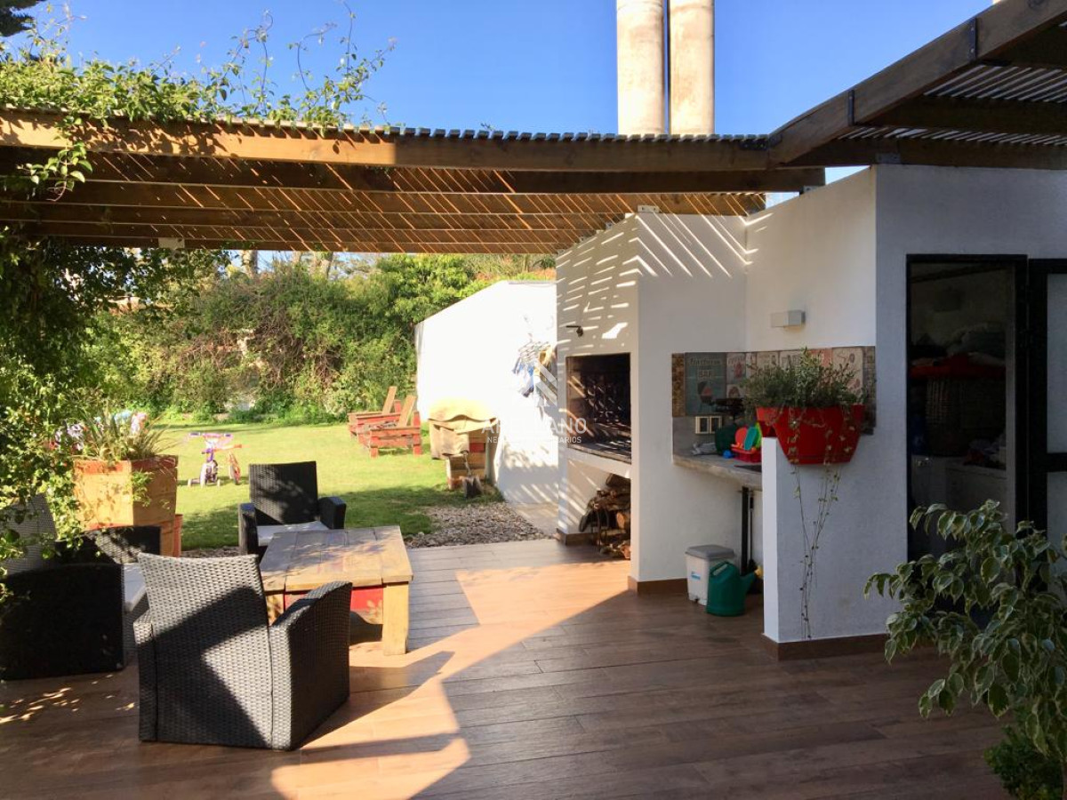 Casa ID.1607 - Casa en venta Pinares 3 dormitorios PH