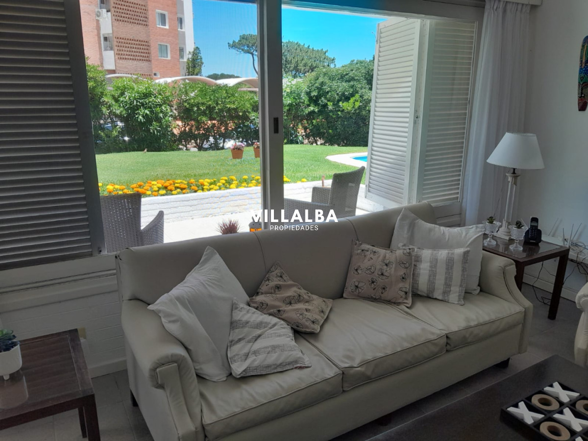 Apartamento ID.4803 - Casa en Venta. Excelente ubicación en Playa Mansa - Punta del Este