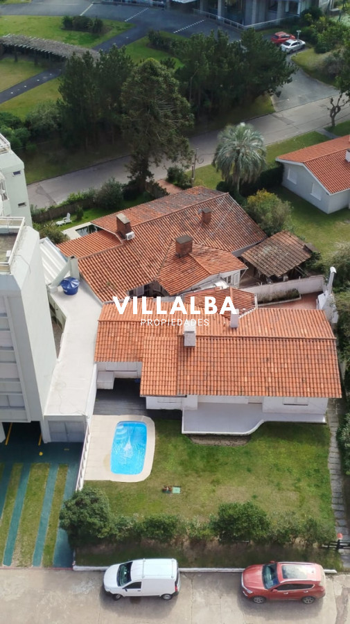 Apartamento ID.4803 - Casa en Venta. Excelente ubicación en Playa Mansa - Punta del Este