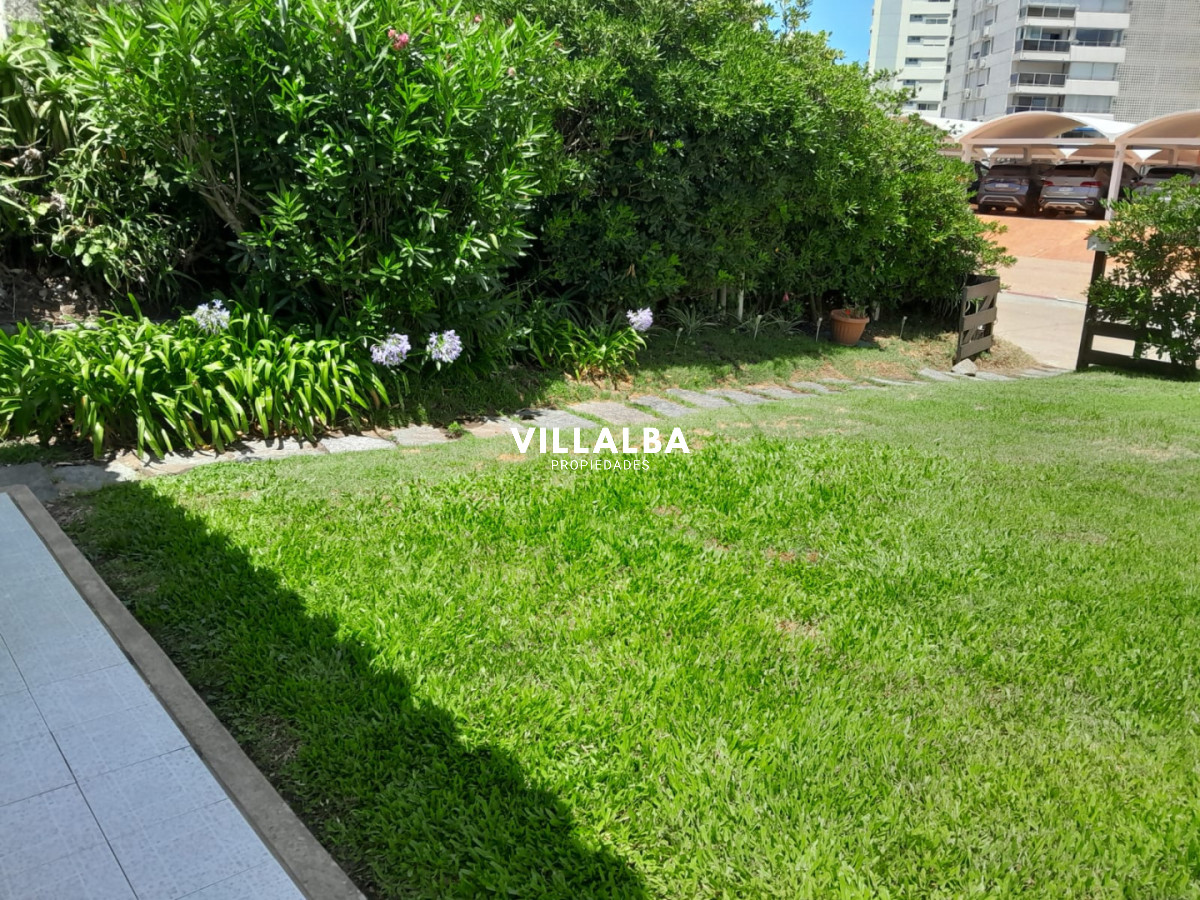 Apartamento ID.4803 - Casa en Venta. Excelente ubicación en Playa Mansa - Punta del Este